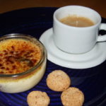 Crème brûlée mit Zwetschgenröster