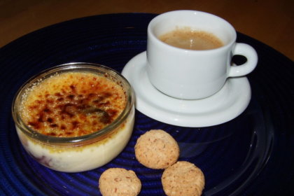 Crème brûlée mit Zwetschgenröster