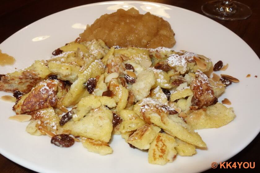 Kaiserschmarren mit Apfelmus