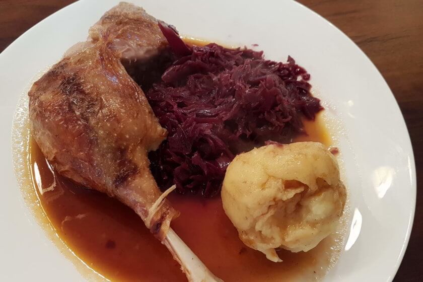 Gänsekeule mit Kartoffelklöße / Kartoffelknödel