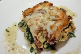 Polenta-Lasagne mit Spinat und Käse