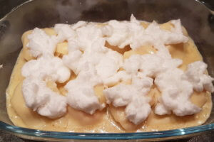Scampi-Auflauf mit Eischnee abdecken