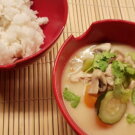 Tom Kha Gai serviert mit Duftreis