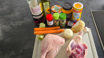 Zutaten der Gänsekeule im Backofen