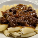 Pikantes Rindergulasch – herzhaft und aromatisch mit Castellane