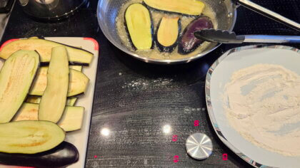 Scheiben mehlieren und ausbacken