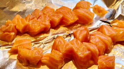 Lachs würfeln