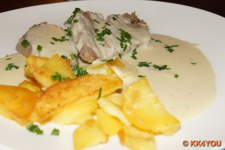 Kalbstafelspitz mit Bratkartoffeln und Meerrettichsauce - CUISINE4YOU