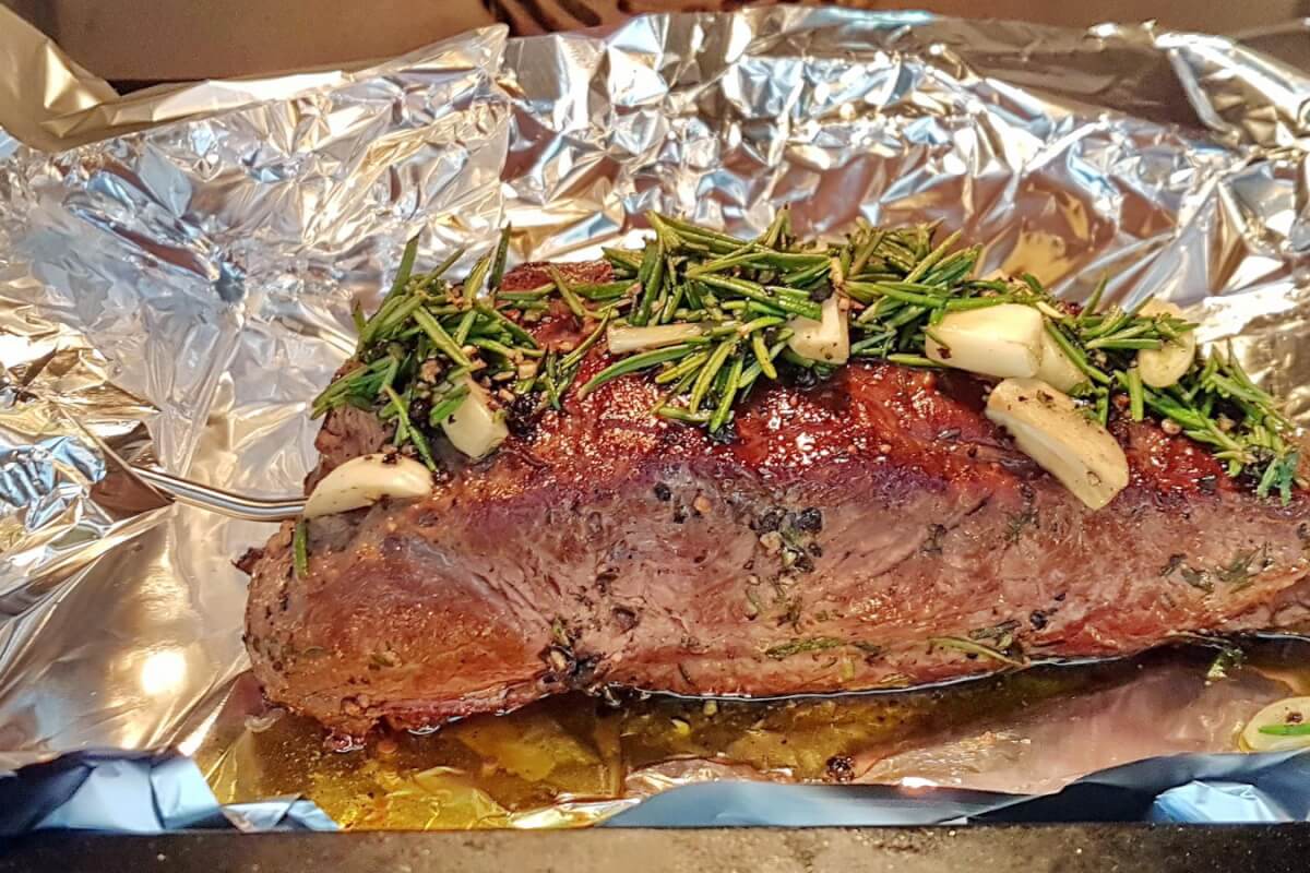 Roastbeef rosa gebraten, im Ganzen gegart - CUISINE4YOU