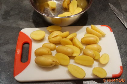 kleine Kartoffeln halbieren