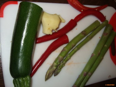 berühmte Hühnersuppe mit Kokosmilch und Galgant