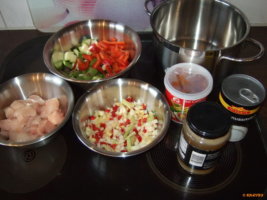 berühmte Hühnersuppe mit Kokosmilch und Galgant