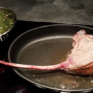 Steak in Pfanne anbraten